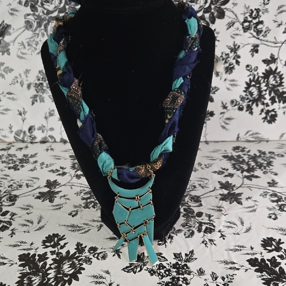 Elegant Blue green and Gold Statement Necklace Wpr7 - Picture 1 of 6